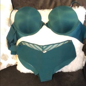 Victoria Secret Bra and Panty Set